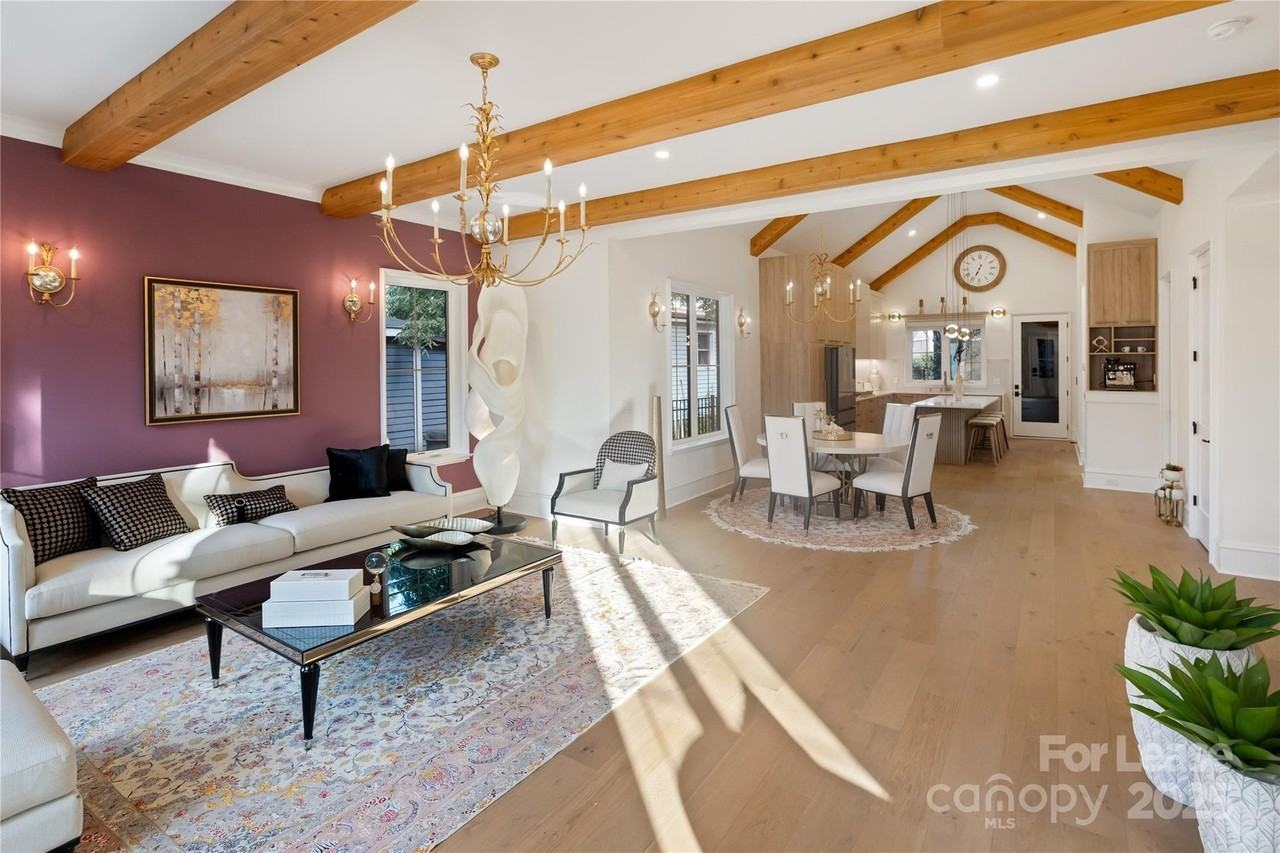 705 South Torrence Street - Photo 5 of 31