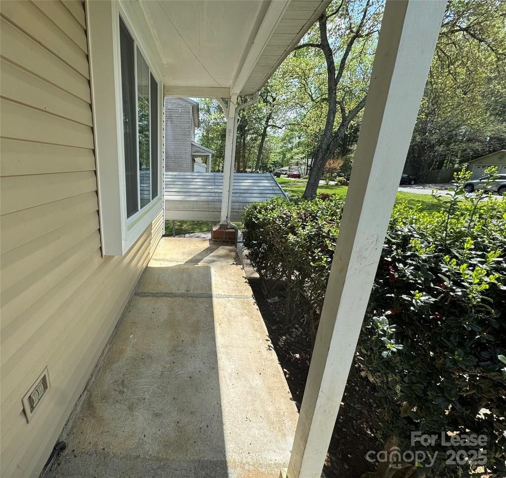 7939 Holly Hill Road - Photo 3 of 32