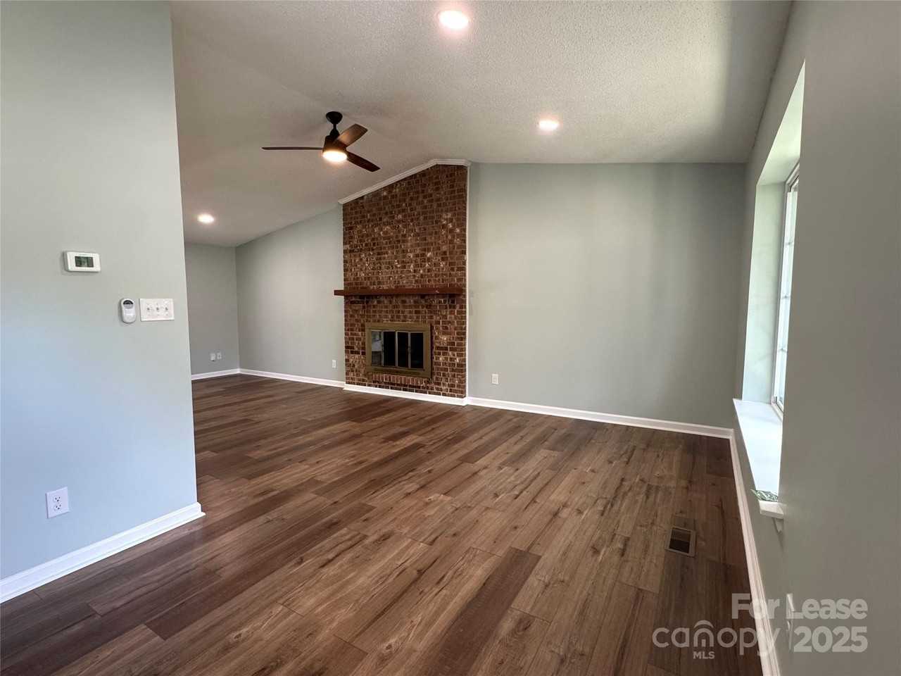 7939 Holly Hill Road - Photo 4 of 32