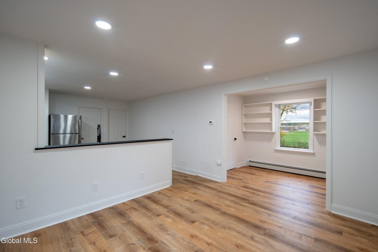 644 Delaware Ave - Photo 4 of 39