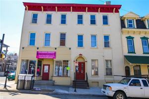 featured image of 302 N 9th St