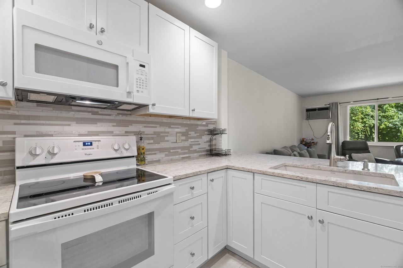 8 Rose Ln #10-5 - Photo 7 of 20