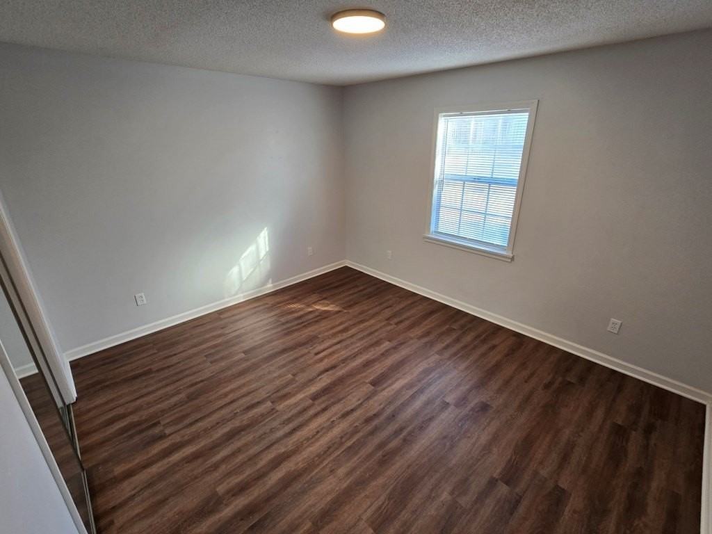 111 Tazewell Ct - Photo 6 of 10