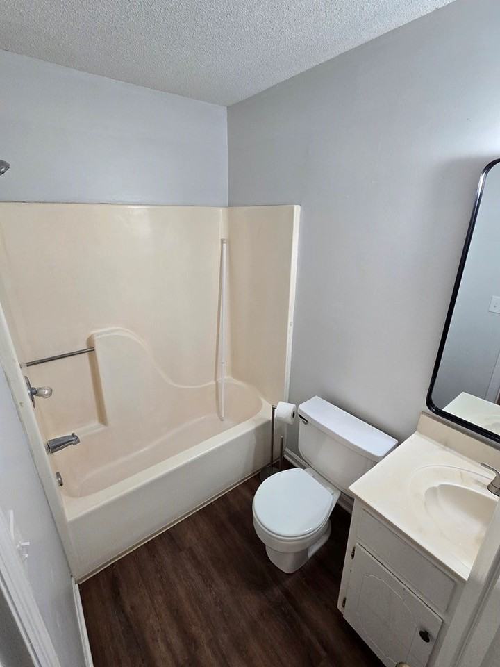 111 Tazewell Ct - Photo 7 of 10