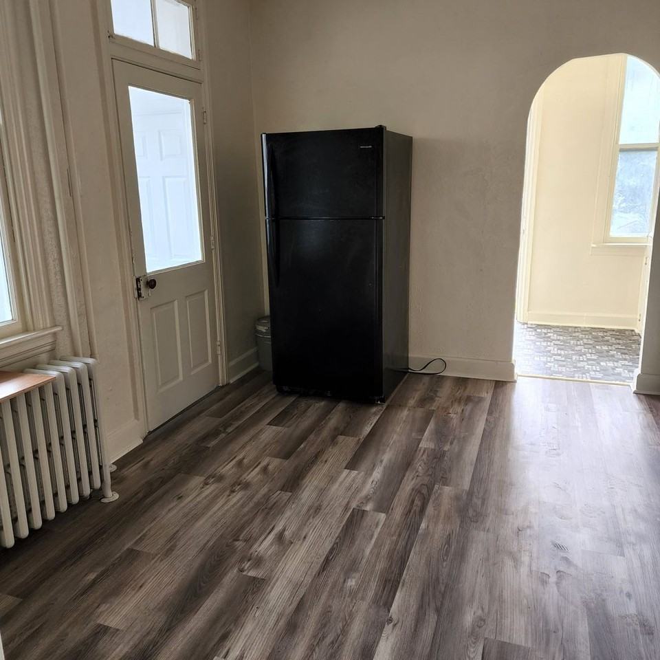 65 S Front St - Photo 4 of 11