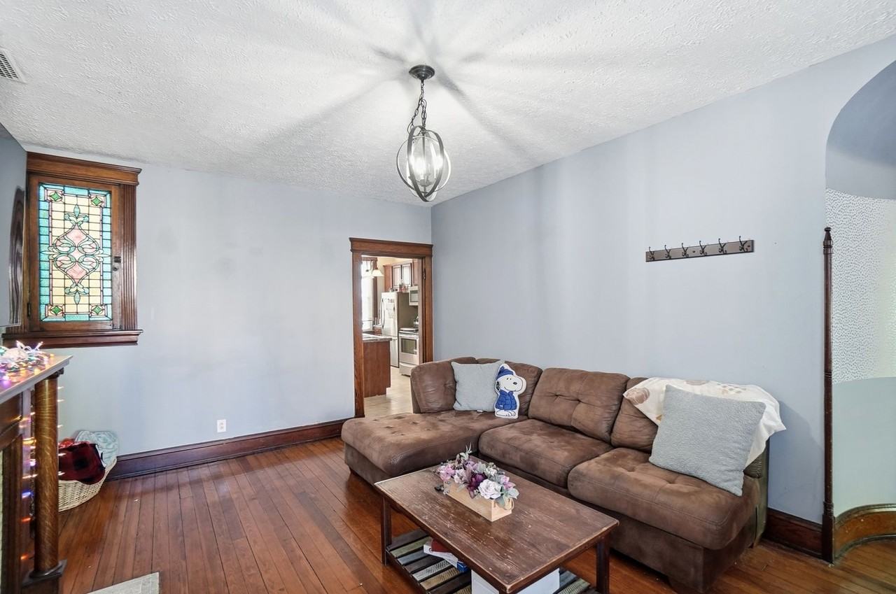 149 Parker St - Photo 4 of 41