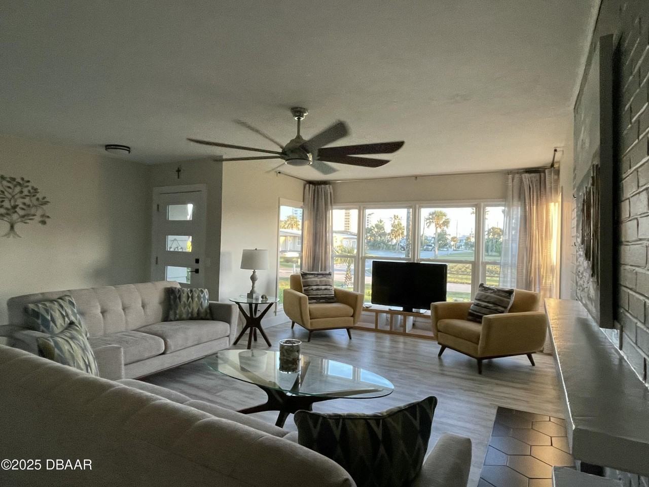 133 Park Ave - Photo 3 of 21