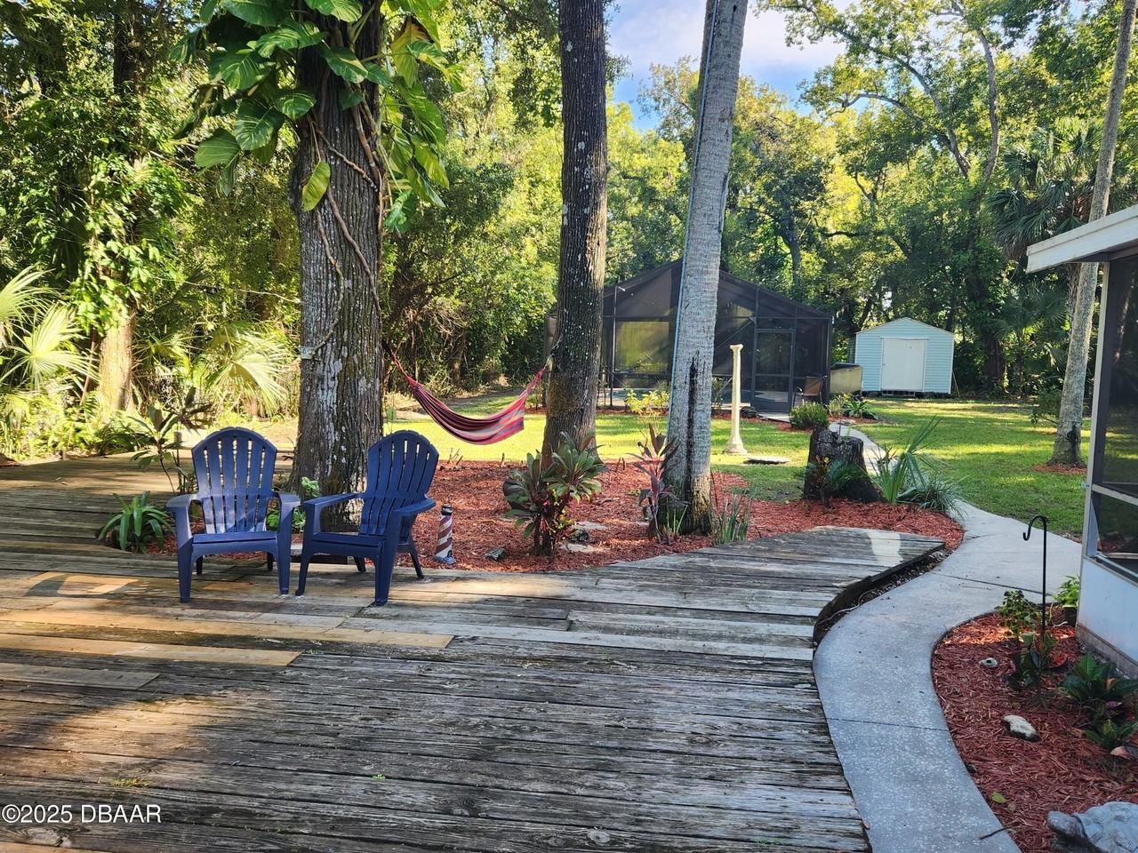 429 Brentwood Dr - Photo 2 of 14