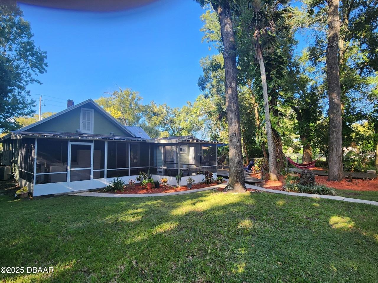 429 Brentwood Dr - Photo 4 of 14