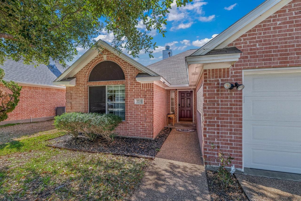 3206 Neuburg Ct - Photo 2 of 18