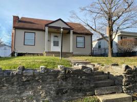 featured image of 1009 Meadow Ln