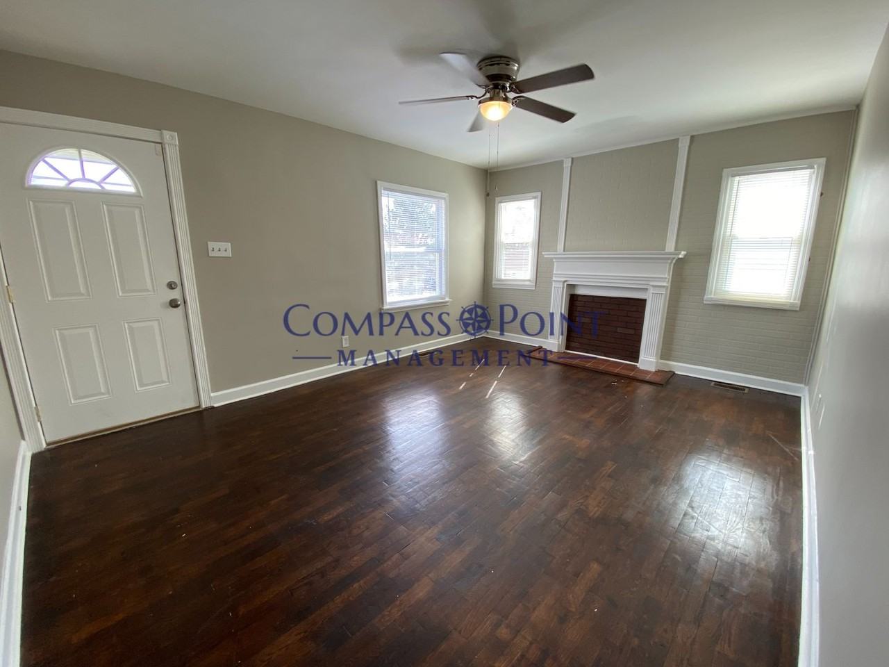 1009 Meadow Ln - Photo 4 of 18