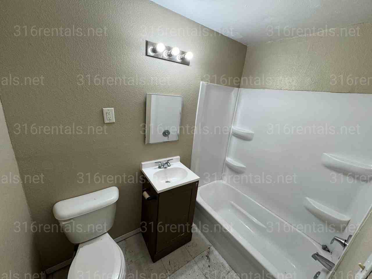 2526 E Shadybrook Ln - Photo 4 of 9