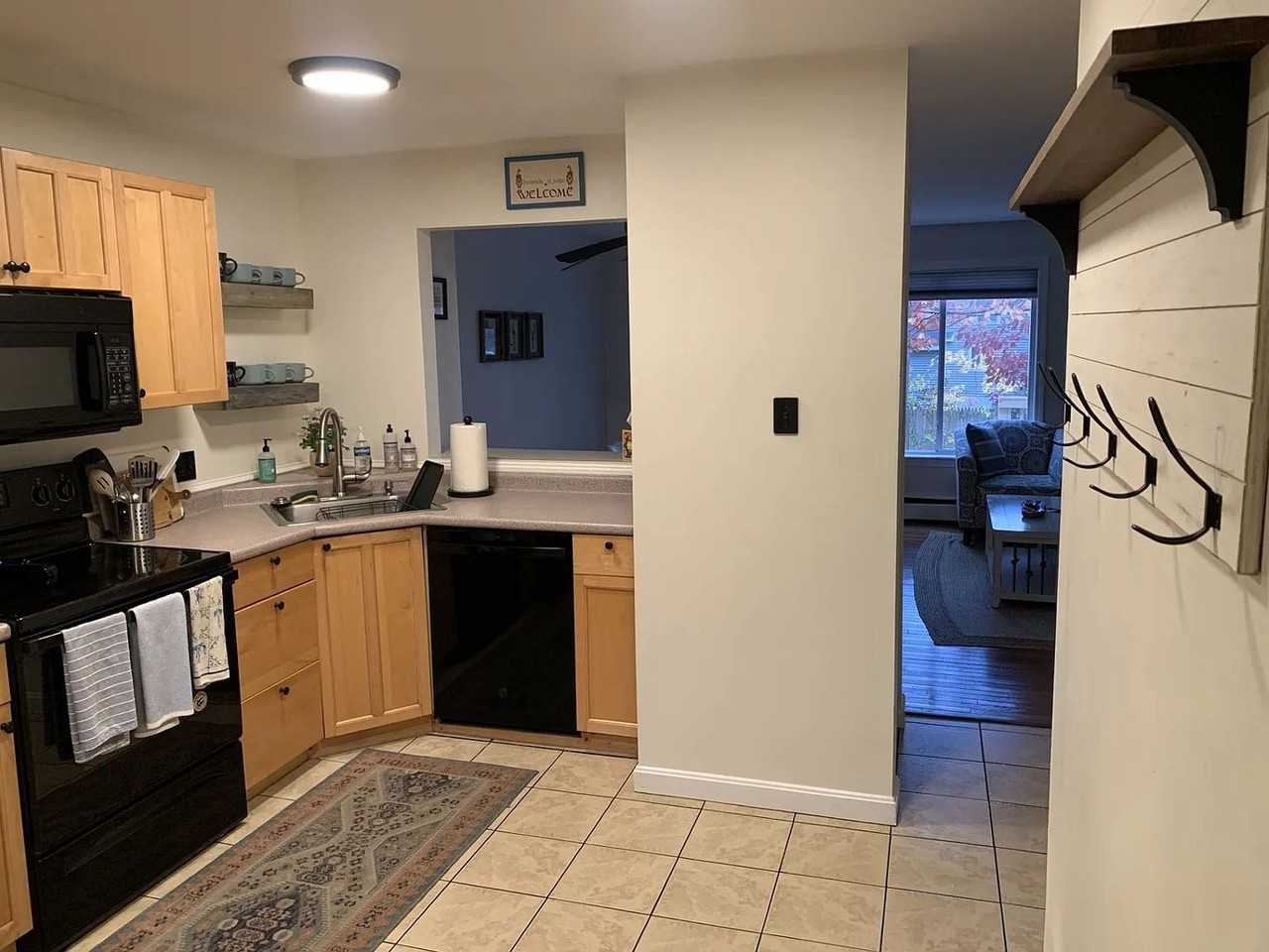 18 Hillcrest W - Photo 3 of 20