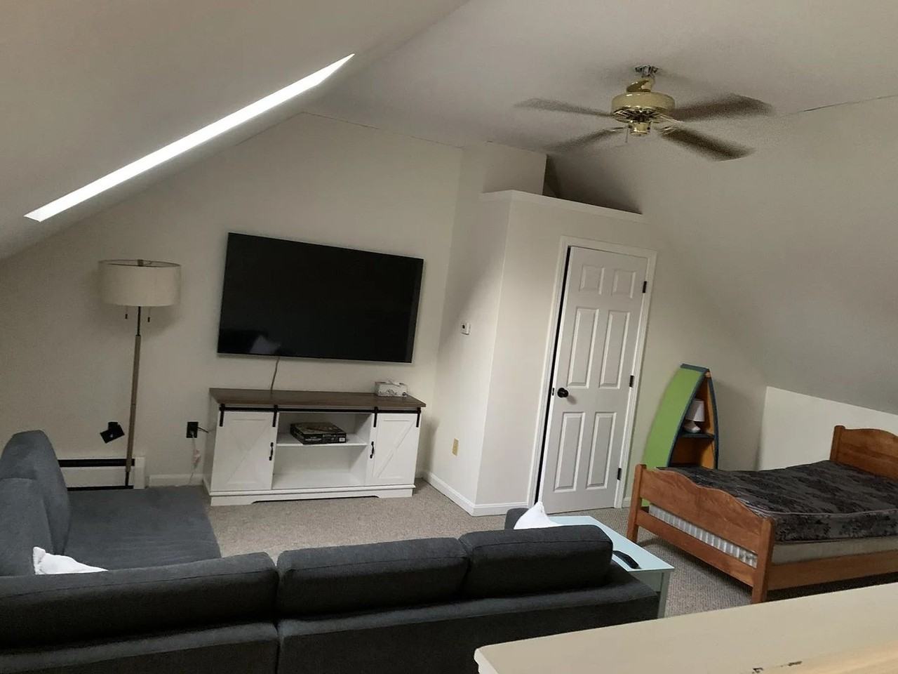 18 Hillcrest W - Photo 7 of 20