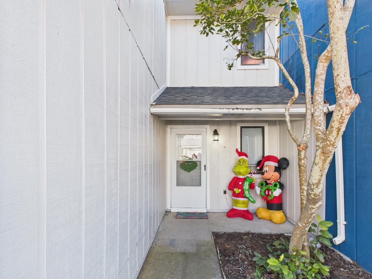 309 Olympia Ct - Photo 3 of 43