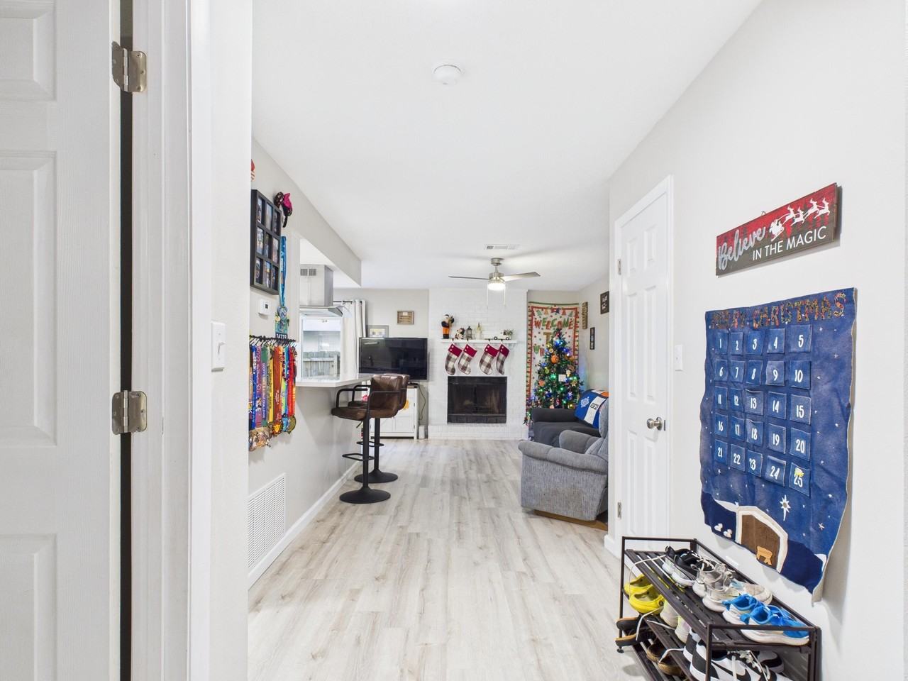 309 Olympia Ct - Photo 4 of 43