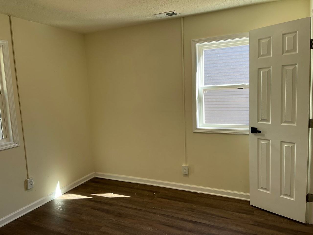 3893 Fairmont Ave - Photo 5 of 6