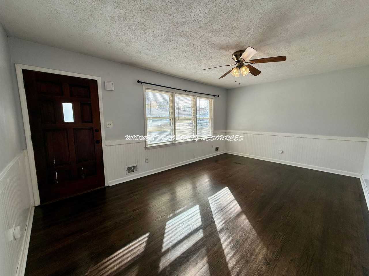 602 Se 4th Ter - Photo 2 of 25