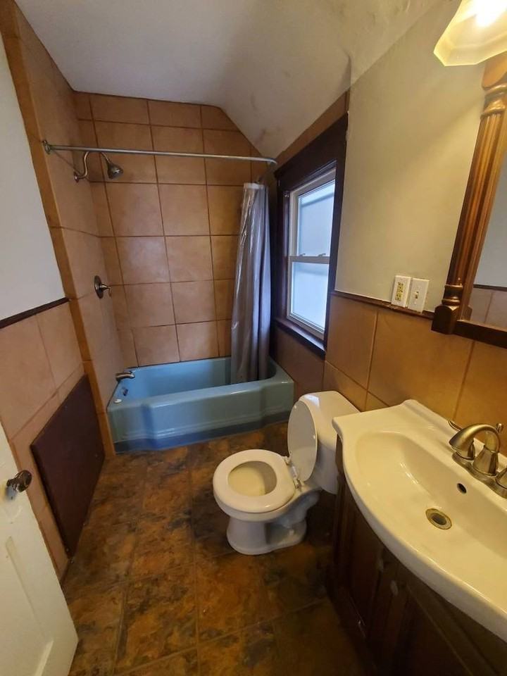 14205 Savannah Ave - Photo 2 of 25