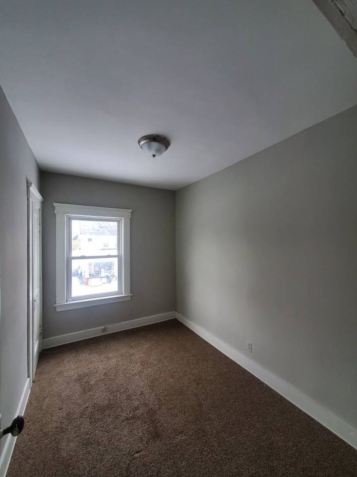 14205 Savannah Ave - Photo 4 of 25