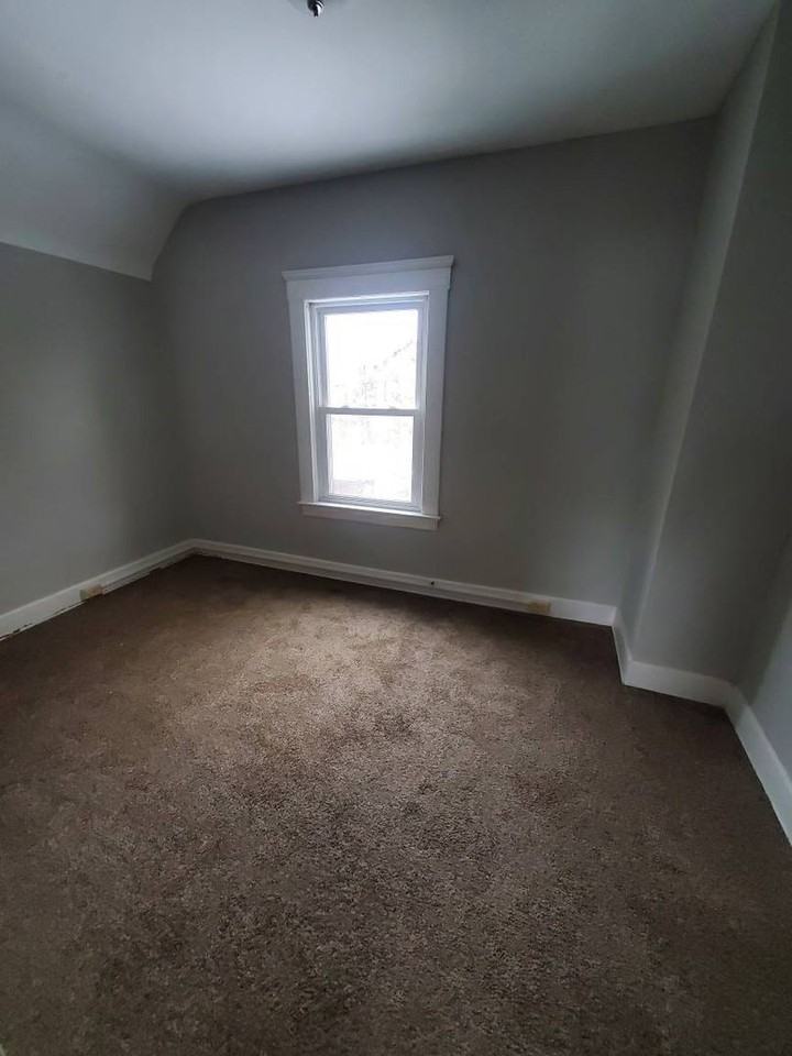 14205 Savannah Ave - Photo 5 of 25