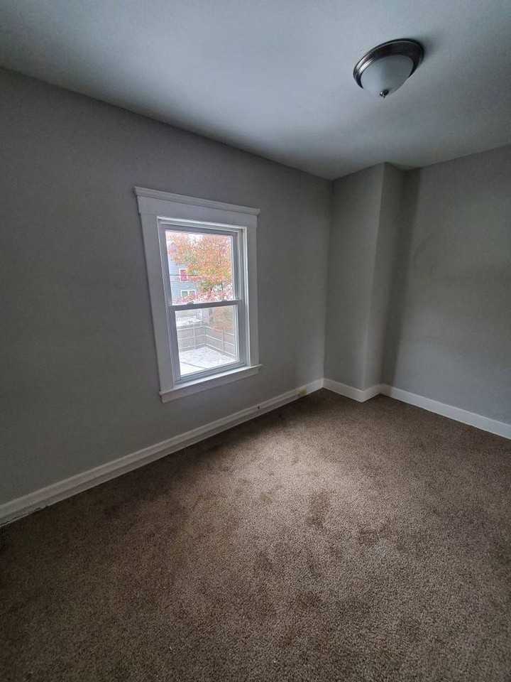 14205 Savannah Ave - Photo 6 of 25