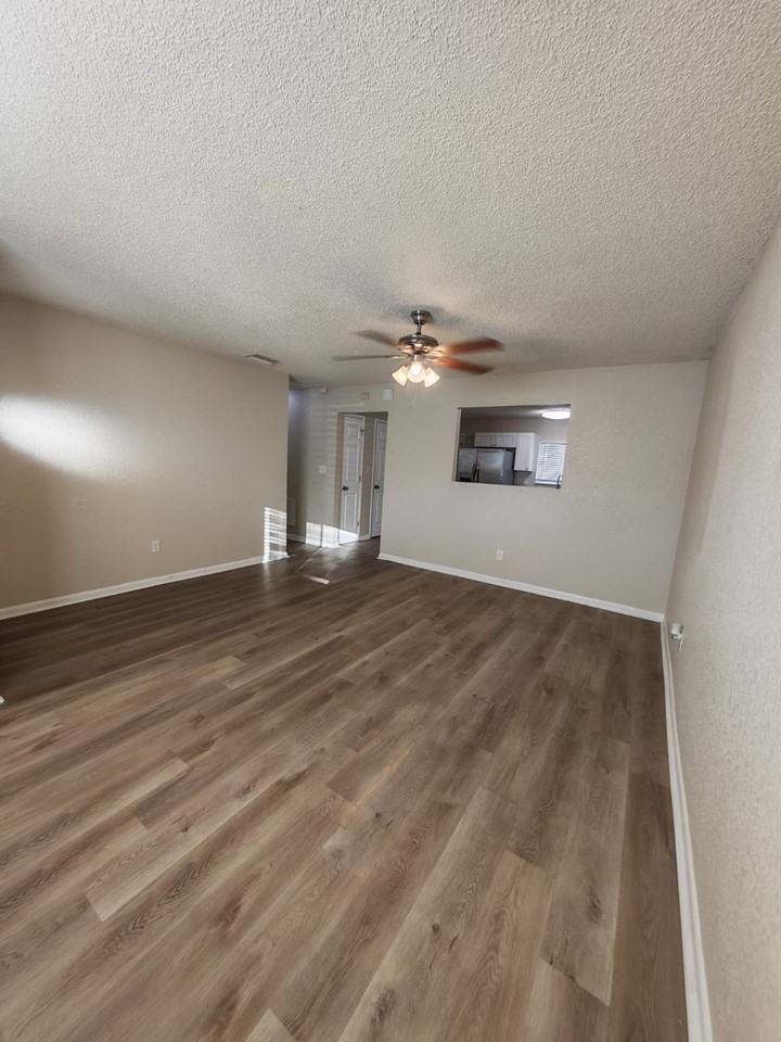 1120 Union St S - Photo 3 of 30