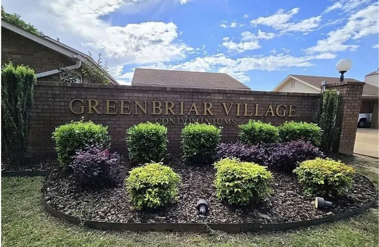 2705 Greenbriar Dr #B - Photo 2 of 25