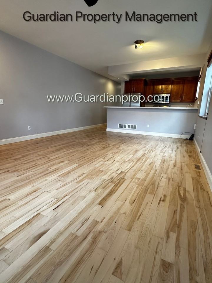 3238 Garfield Avenue South #201 - Photo 5 of 26