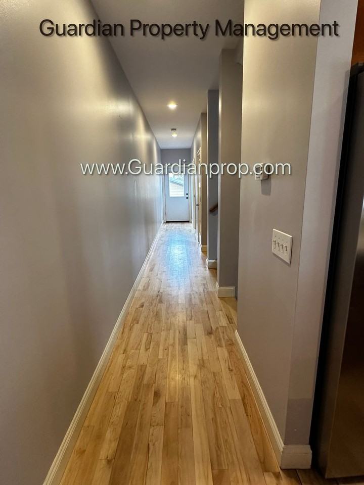 3238 Garfield Avenue South #201 - Photo 6 of 26