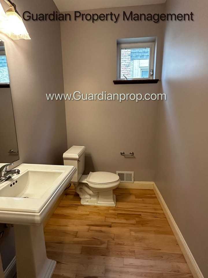 3238 Garfield Avenue South #201 - Photo 7 of 26