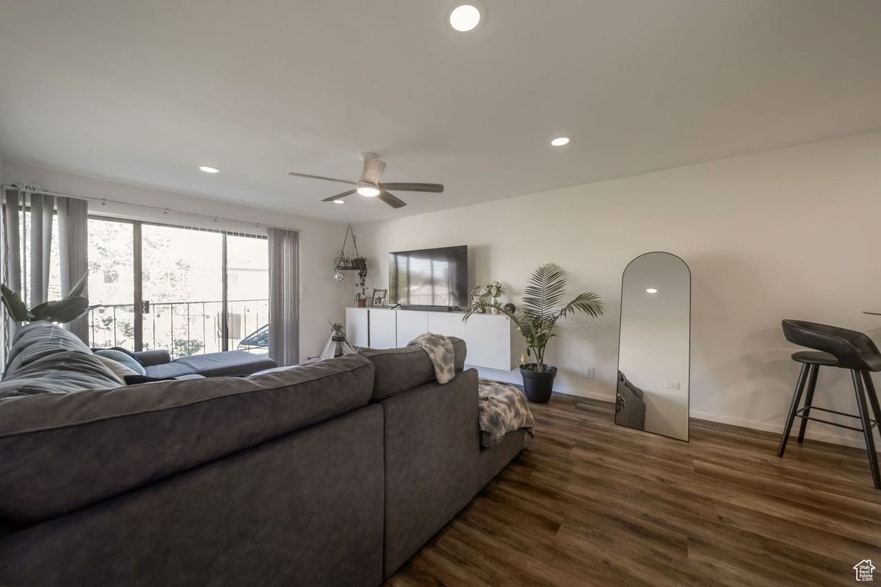 34 W Lester Ave #E28 - Photo 4 of 21