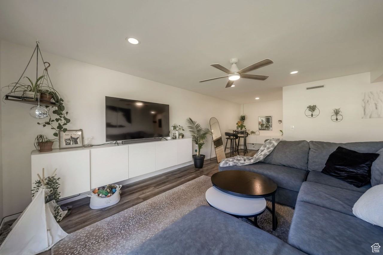 34 W Lester Ave #E28 - Photo 5 of 21