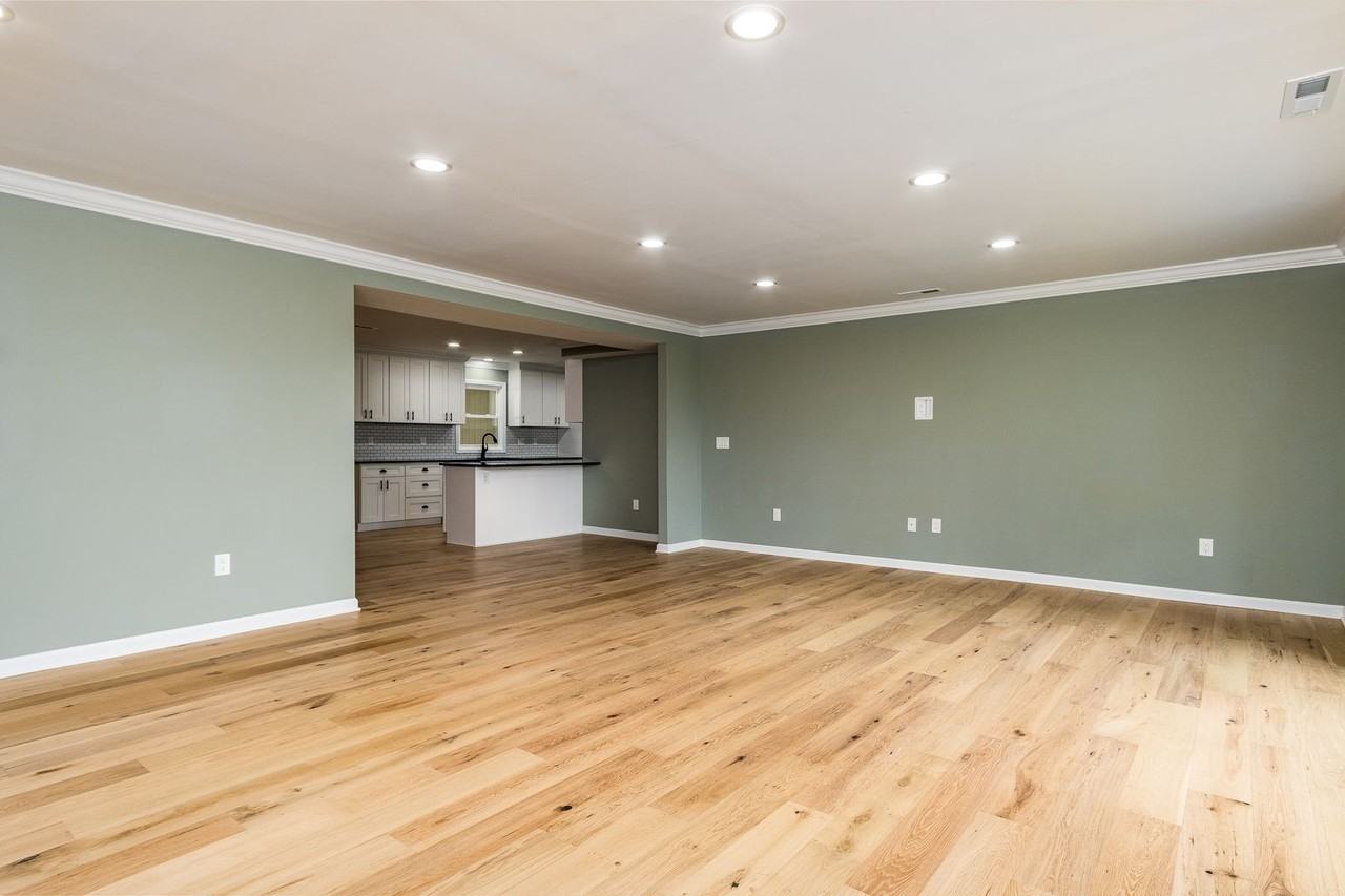 101 Mccormick Cir - Photo 3 of 35