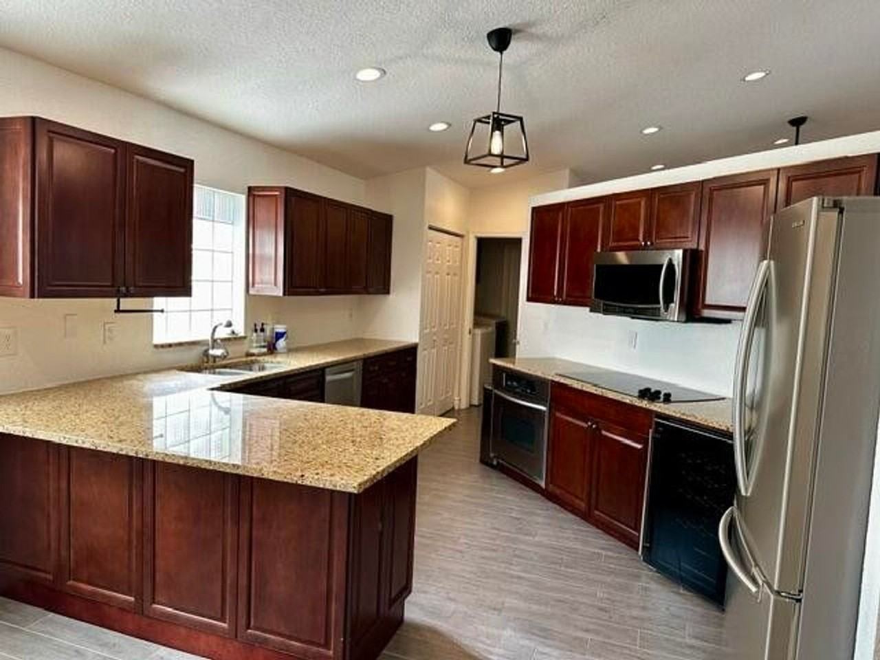 11086 Baybreeze Way - Photo 4 of 19