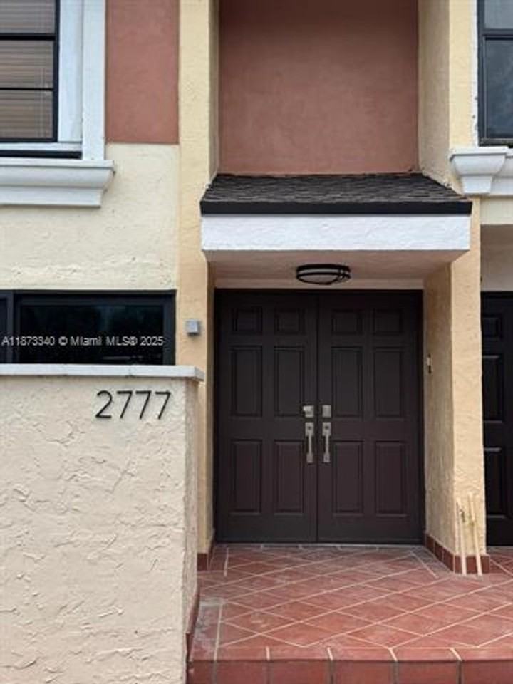 2777 2777 NE 165th Ter TH 23 - Photo 3 of 49