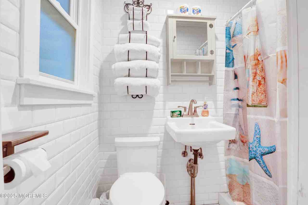 54 5th St #A - Photo 7 of 11