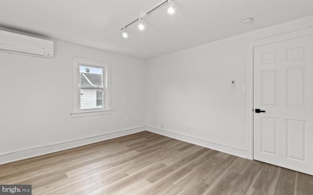 713 W Haverford Rd - Photo 7 of 12