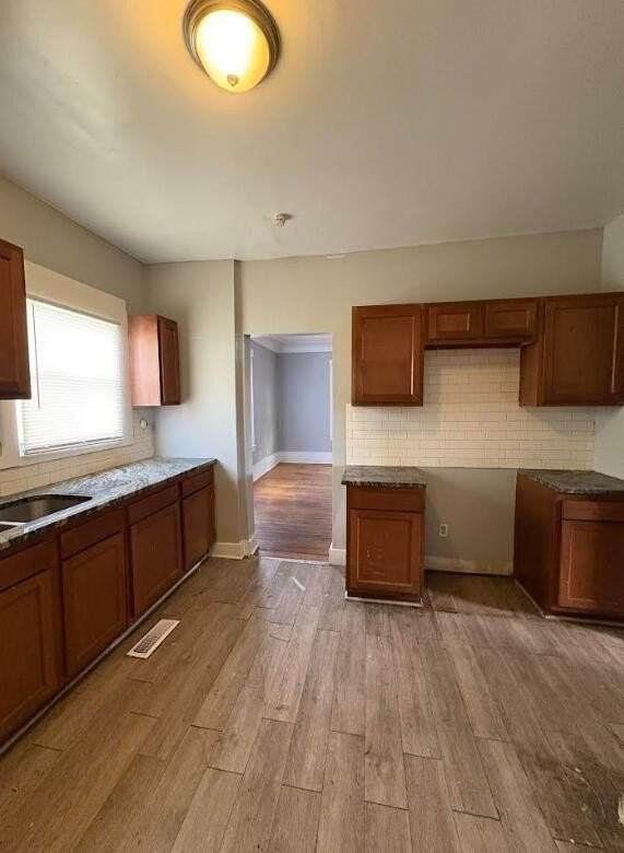 81 Woodland St - Photo 2 of 10