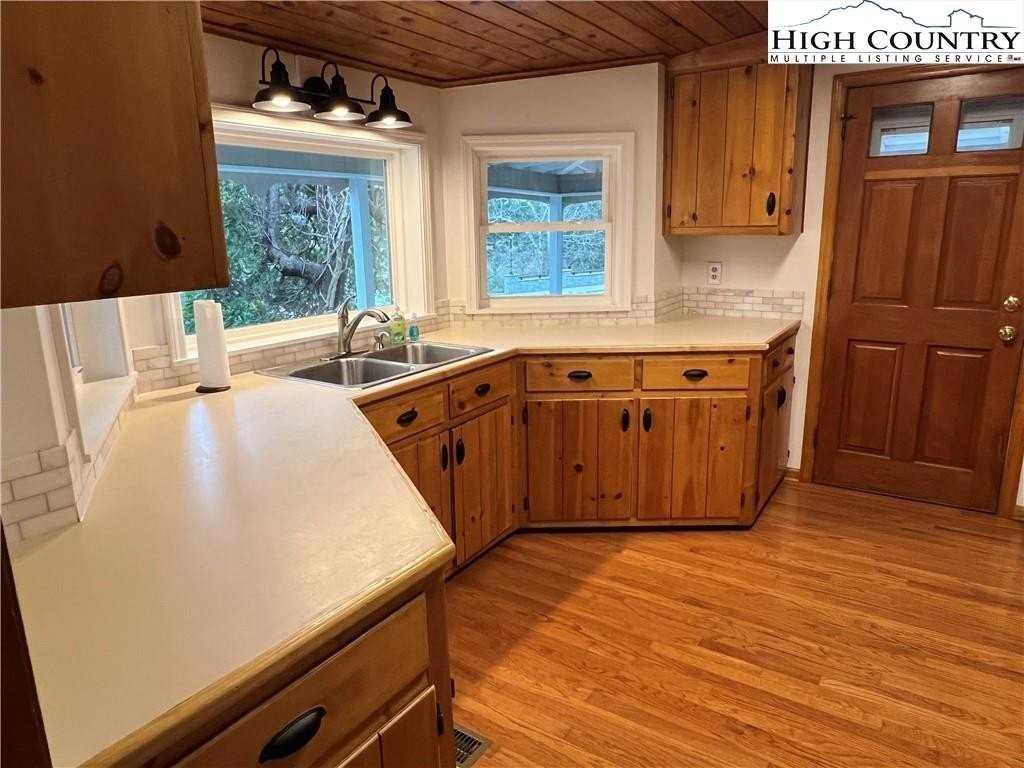 157 Cliff Ln - Photo 7 of 22