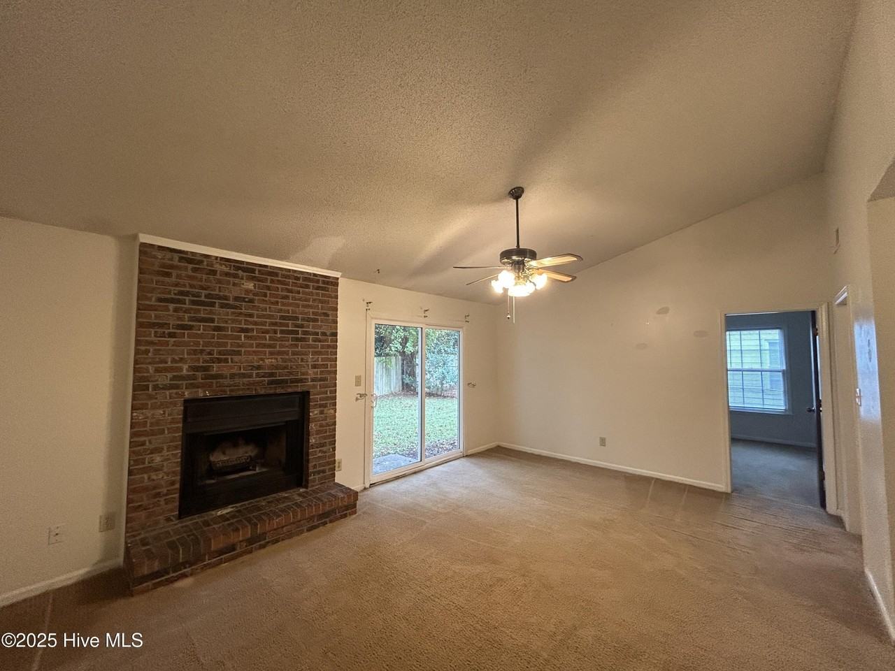 1955 Rolling Ridge Dr - Photo 4 of 21