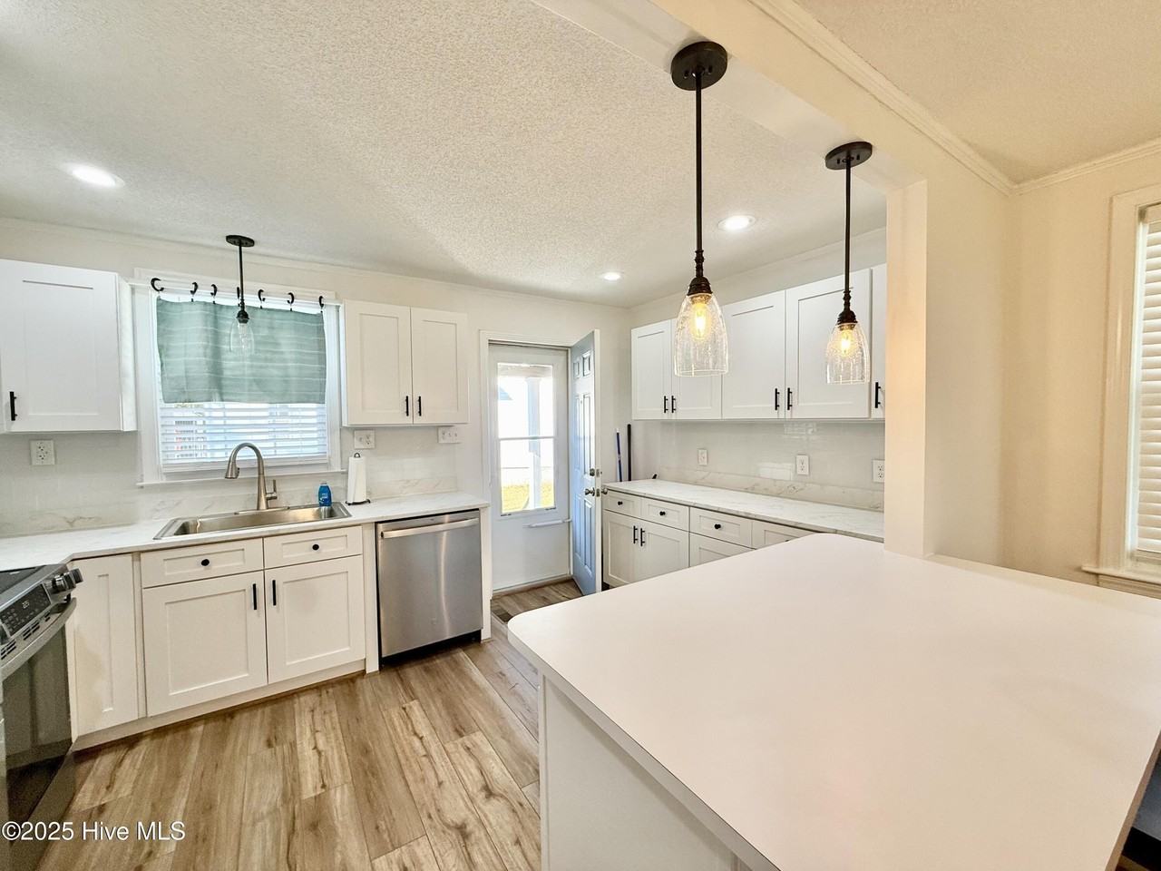 201 Hawthorne Road - Photo 5 of 11