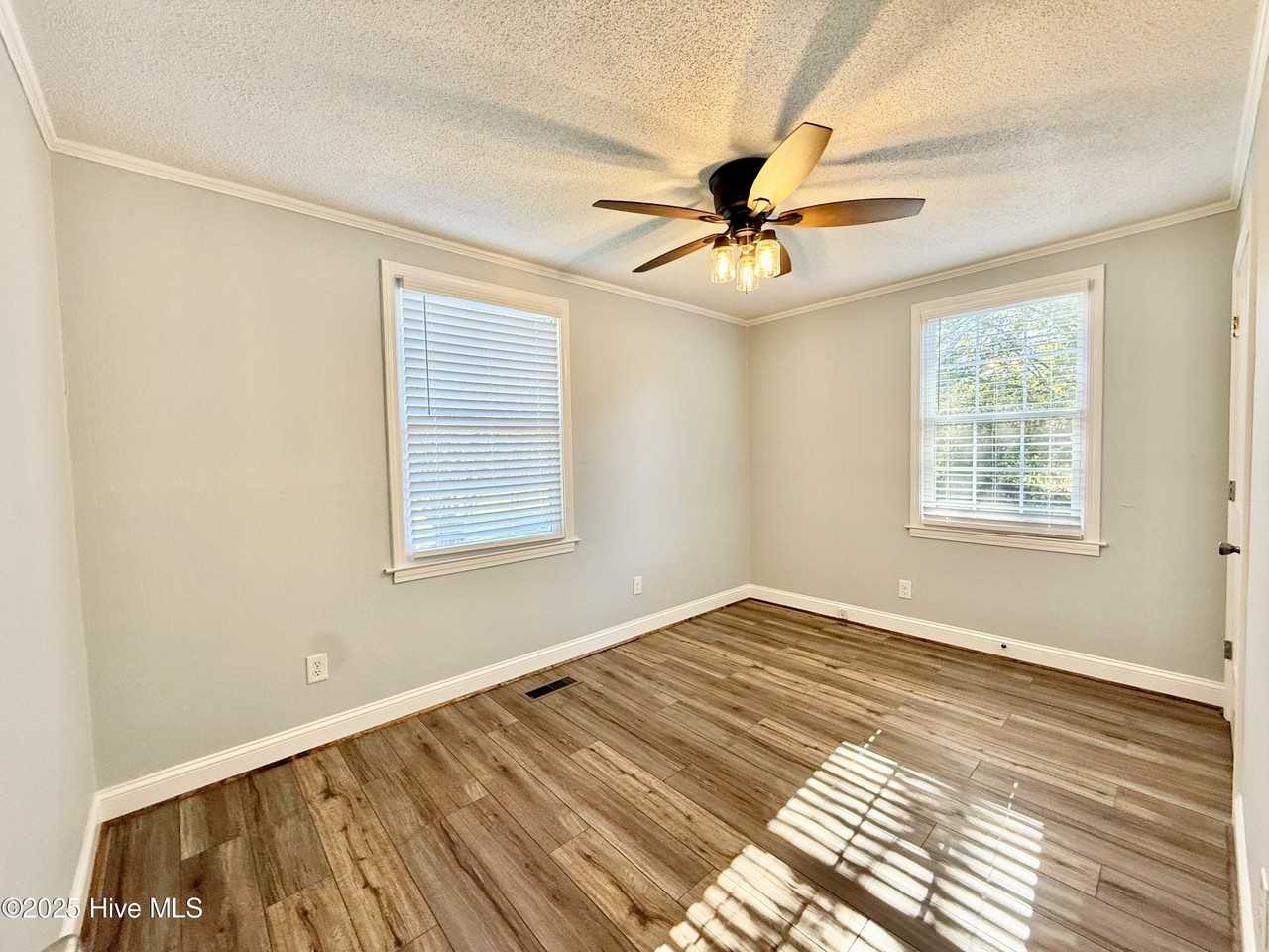 201 Hawthorne Road - Photo 6 of 11