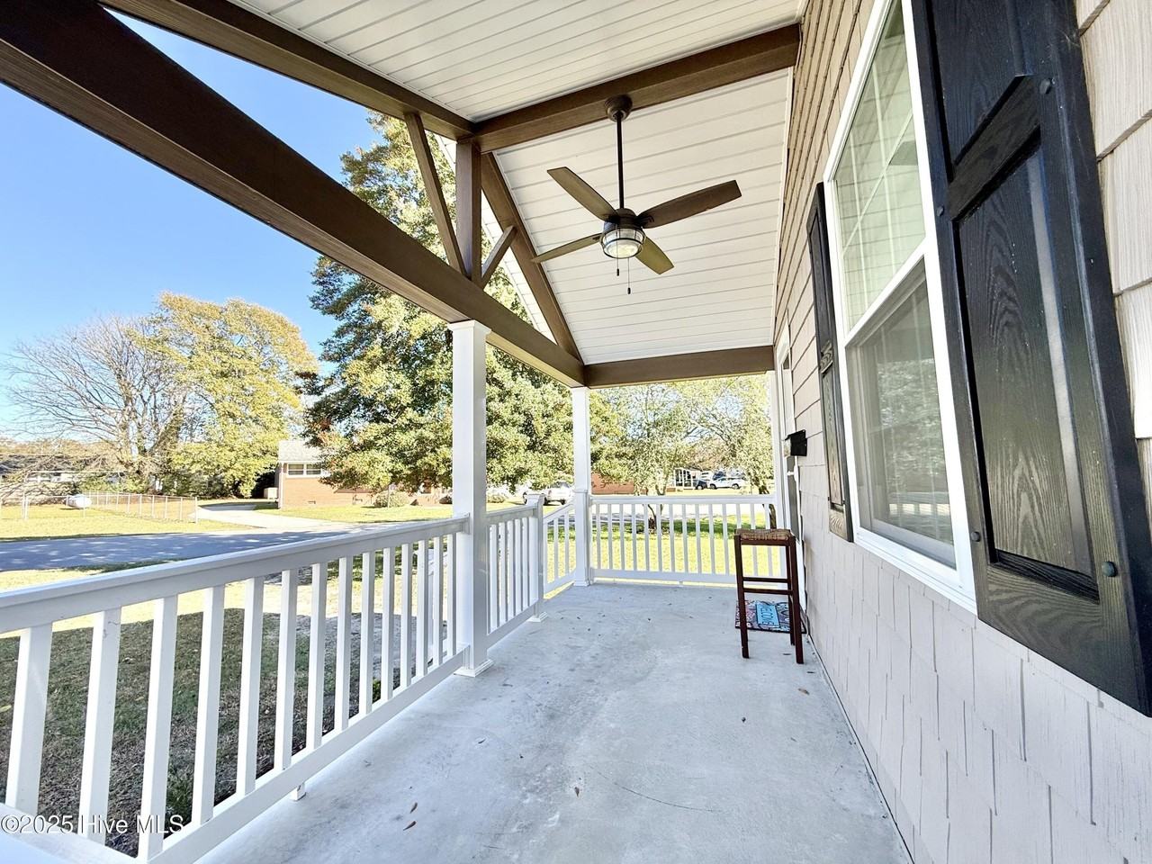 201 Hawthorne Road - Photo 7 of 11