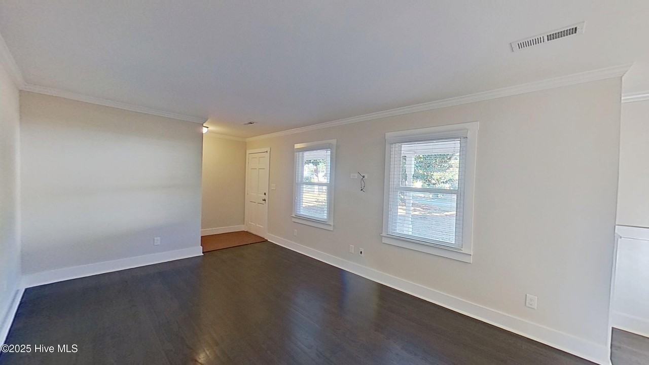 502 Brookforest Rd - Photo 4 of 36