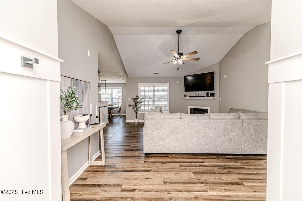 224 Roanoke Drive - Photo 4 of 45