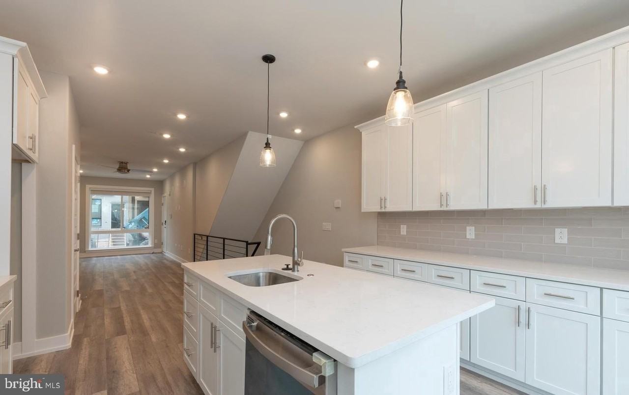 140 W Huntingdon St - Photo 2 of 23