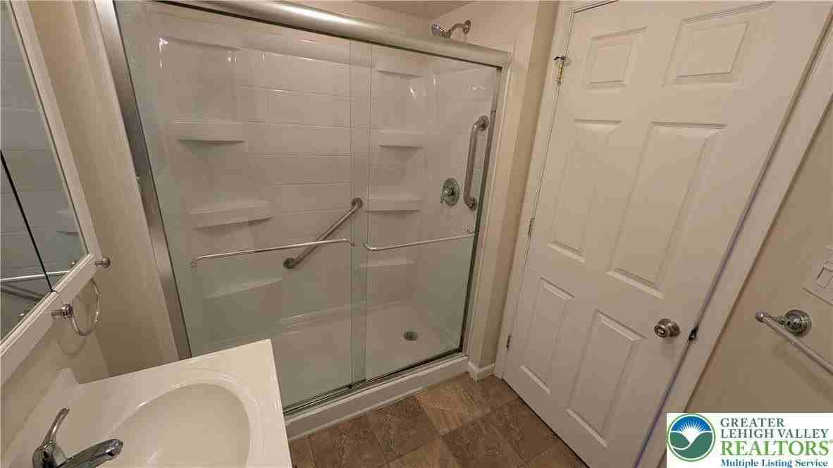 417 E Frankford St - Photo 4 of 7