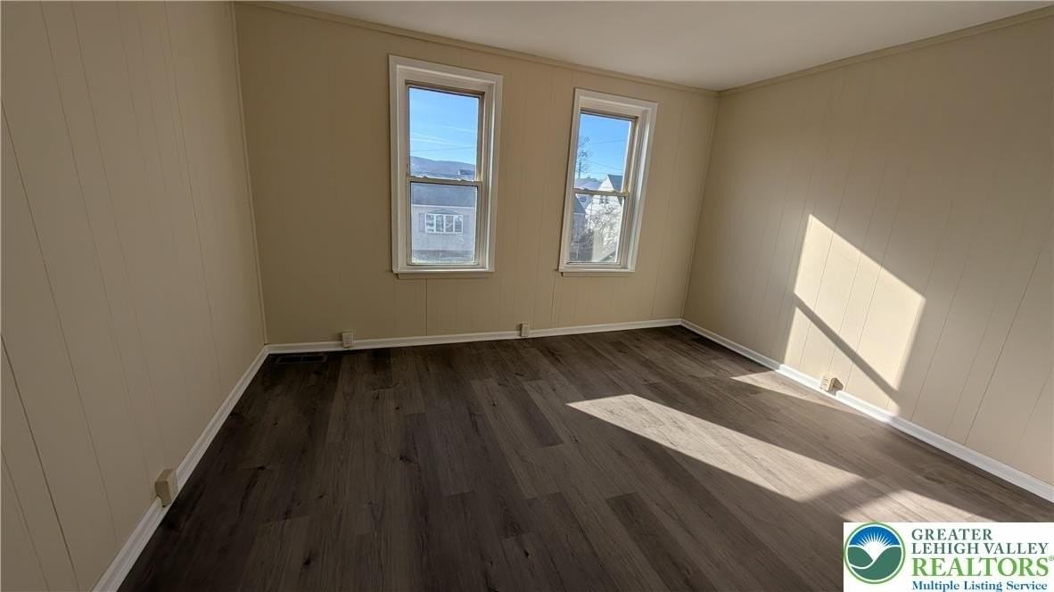 417 E Frankford St - Photo 6 of 7